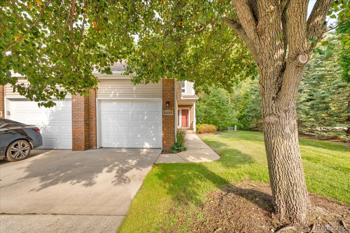 Brighton City, Michigan 48116, United States, 3 Bedrooms Bedrooms, ,4 BathroomsBathrooms,Residential,Active,209917