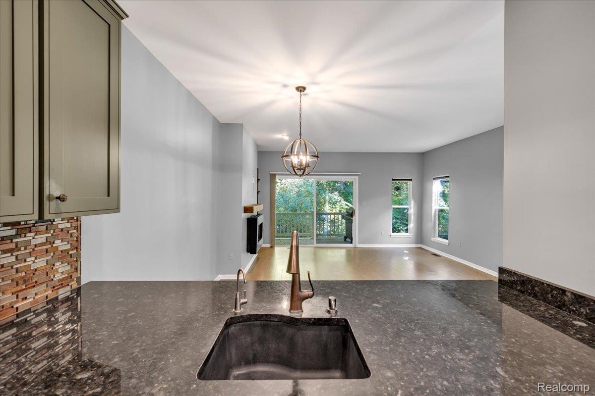 Brighton City, Michigan 48116, United States, 3 Bedrooms Bedrooms, ,4 BathroomsBathrooms,Residential,Active,209917