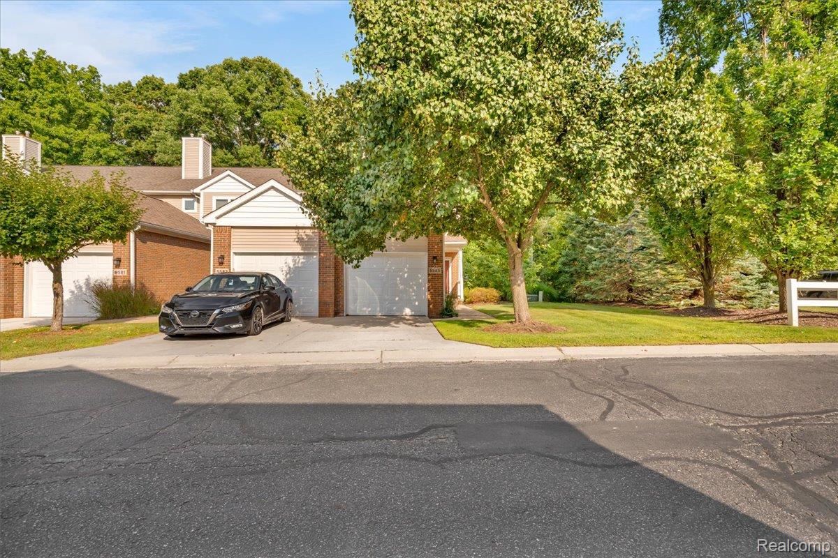 Brighton City, Michigan 48116, United States, 3 Bedrooms Bedrooms, ,4 BathroomsBathrooms,Residential,Active,209917