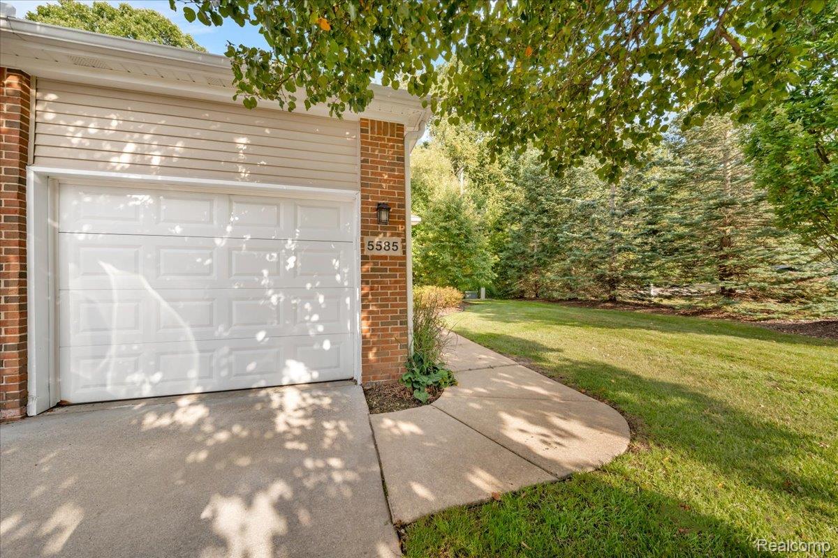 Brighton City, Michigan 48116, United States, 3 Bedrooms Bedrooms, ,4 BathroomsBathrooms,Residential,Active,209917