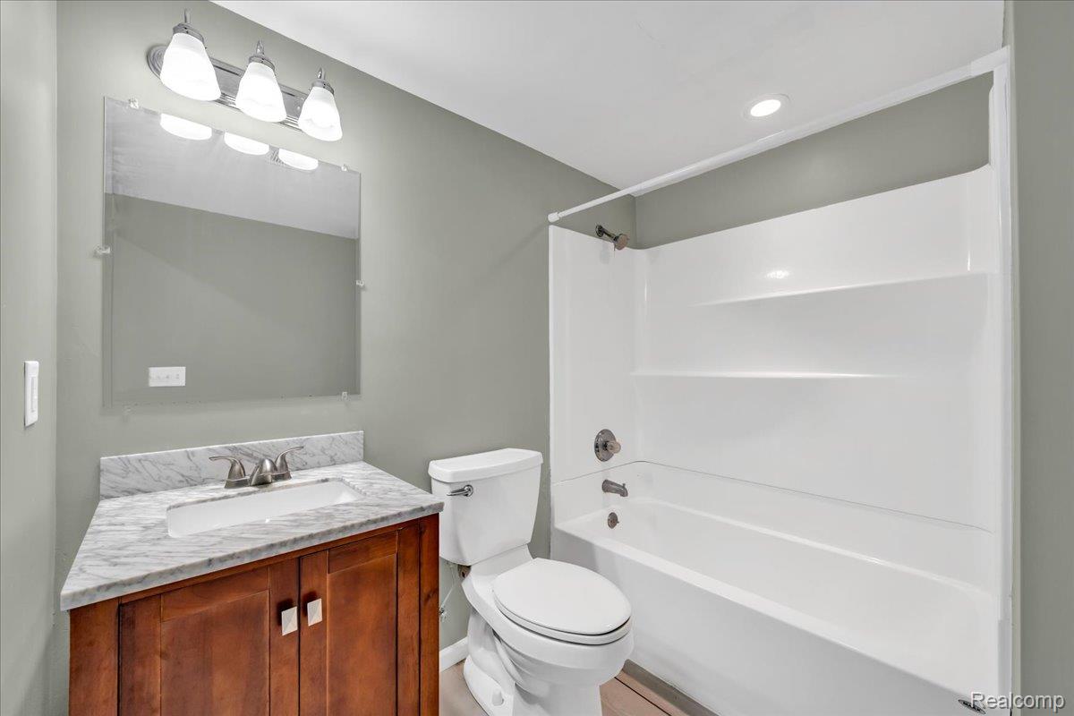 Brighton City, Michigan 48116, United States, 3 Bedrooms Bedrooms, ,4 BathroomsBathrooms,Residential,Active,209917