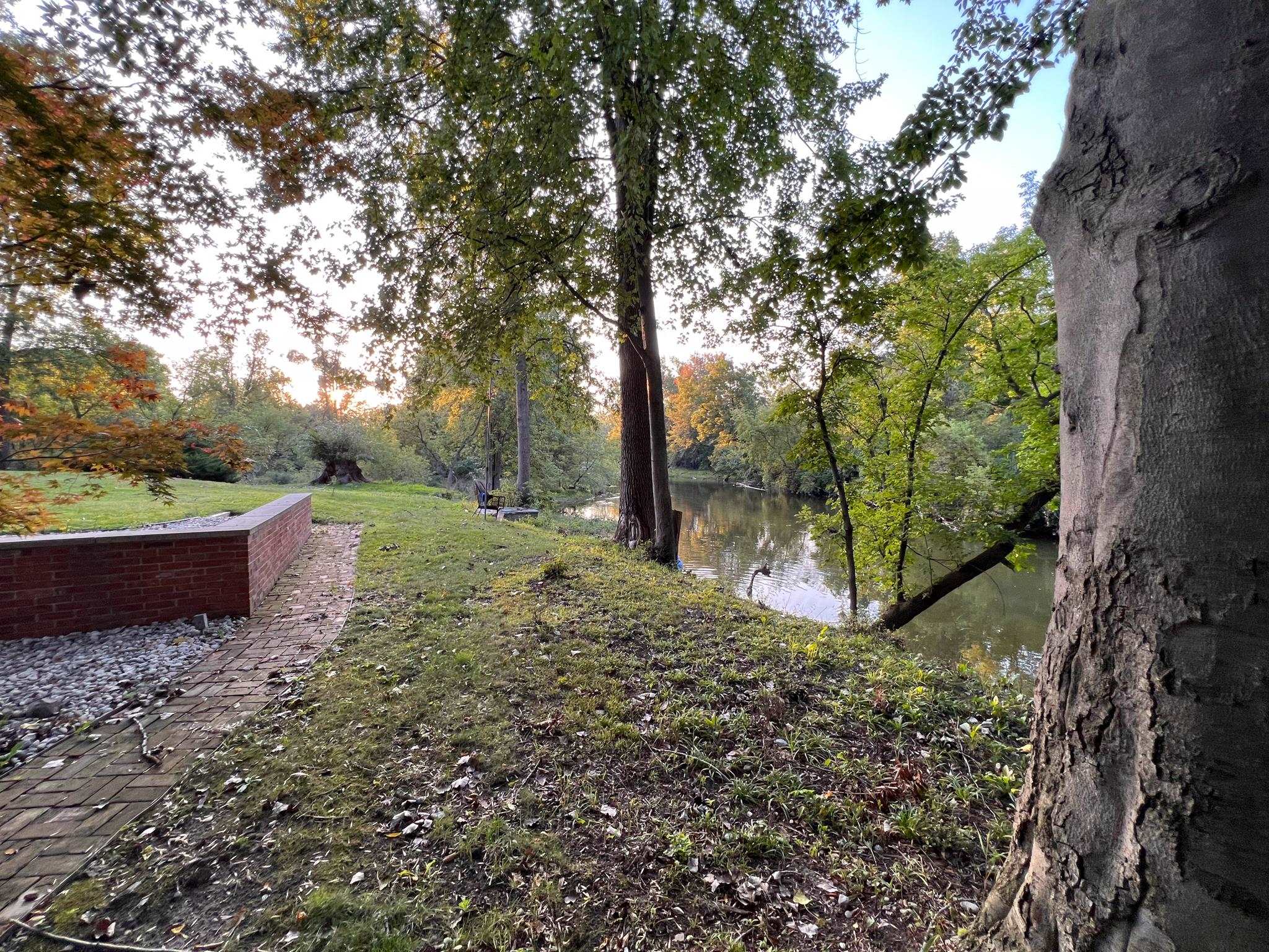 1121 Greenbanks Drive