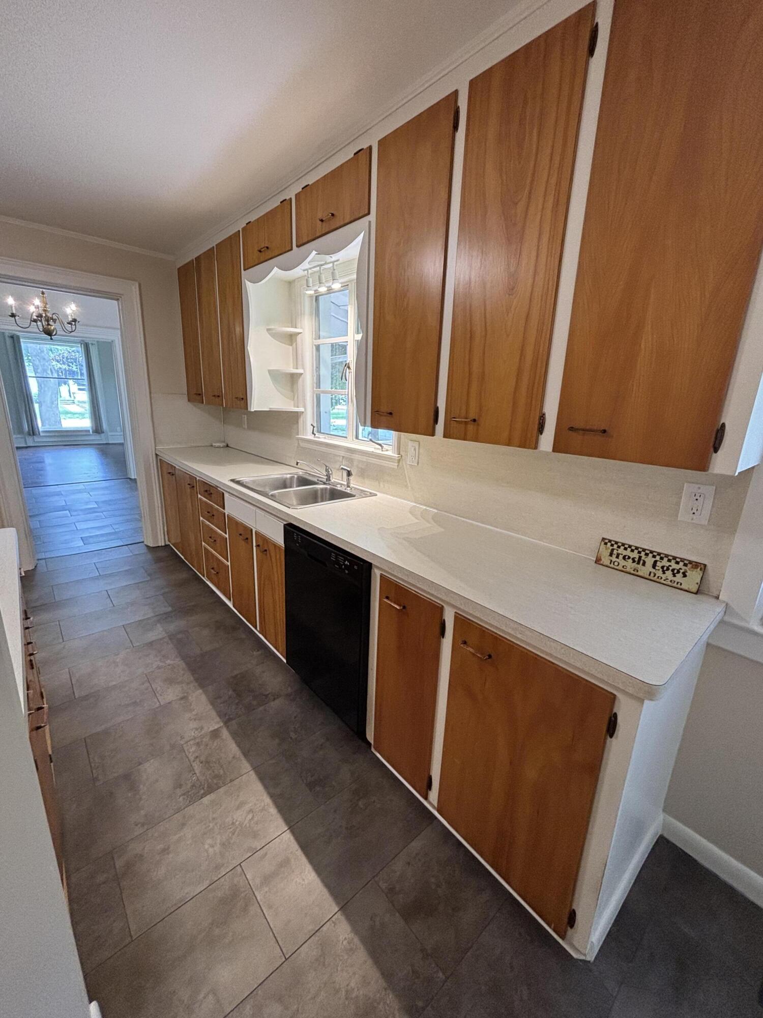 611 N Jackson Street Unit 1