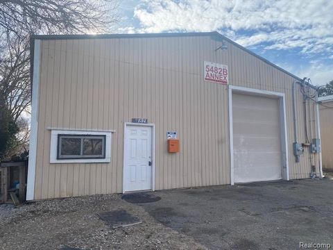 5482 MILITARY B Brighton Township MI 48116