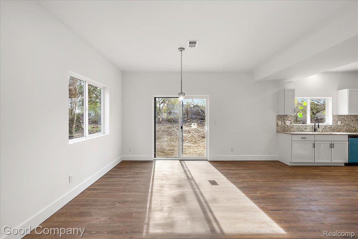 499 BLOOMFIELD Avenue