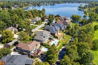 1539 Wandrei Court Commerce Charter Township MI 48382