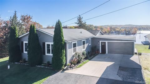 10476 Runyan Lake Road Tyrone Township MI 48430