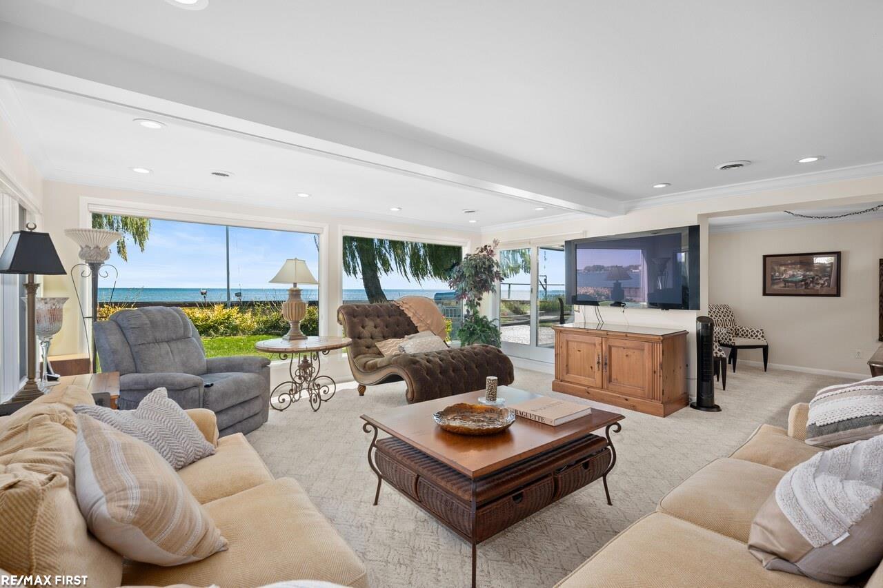 27927 Ponchartrain Street