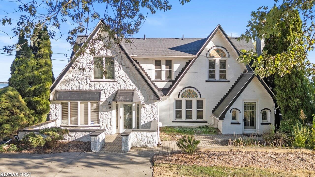 27927 Ponchartrain Street