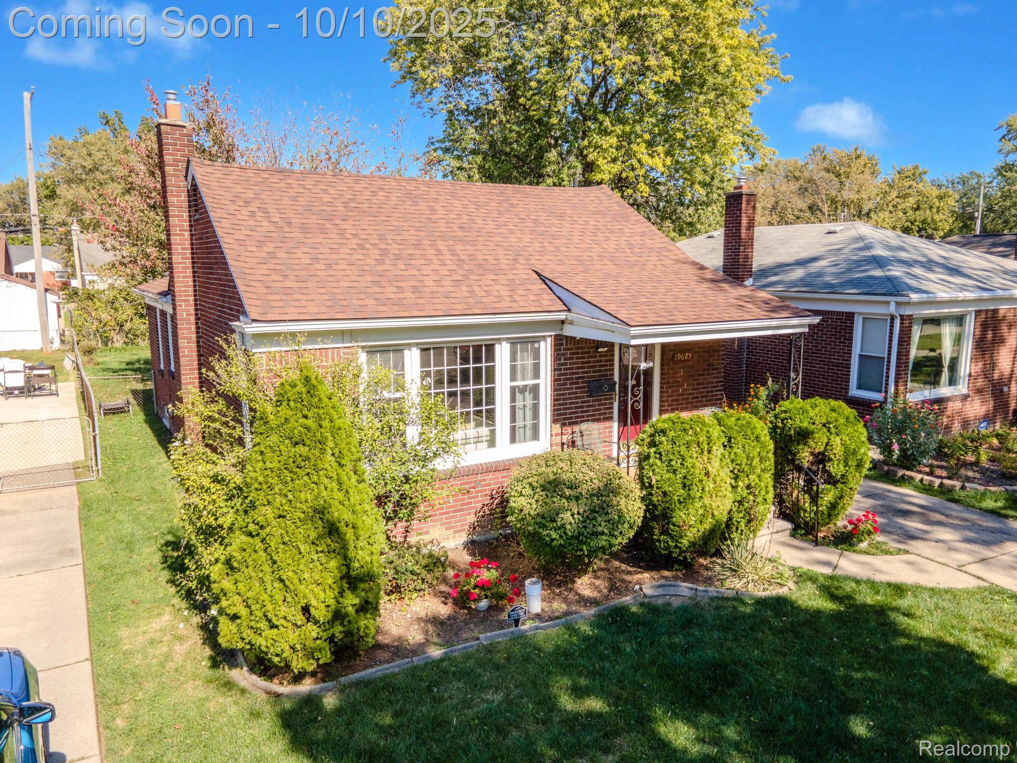 19685 Lochmoor Street