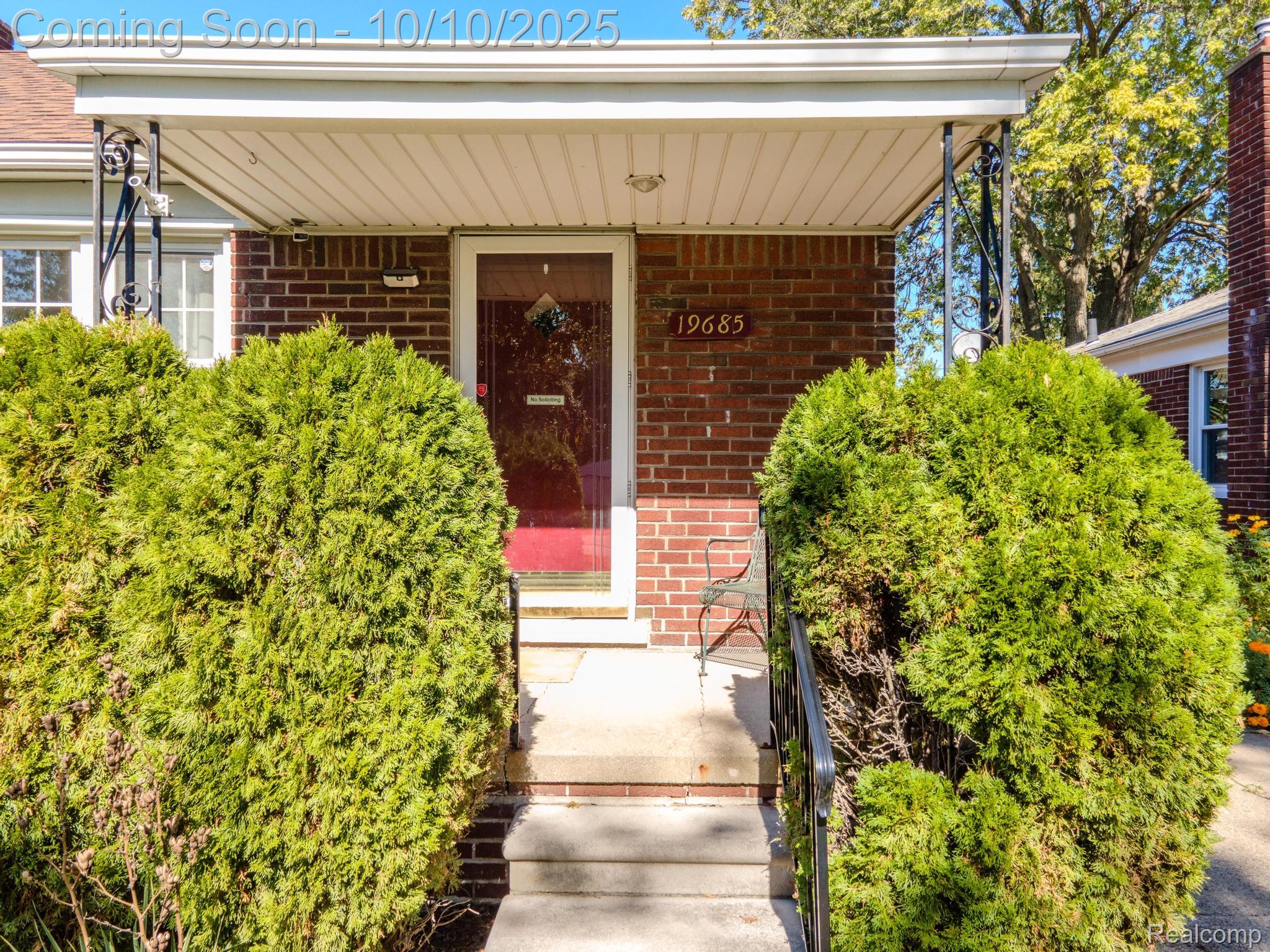 19685 Lochmoor Street