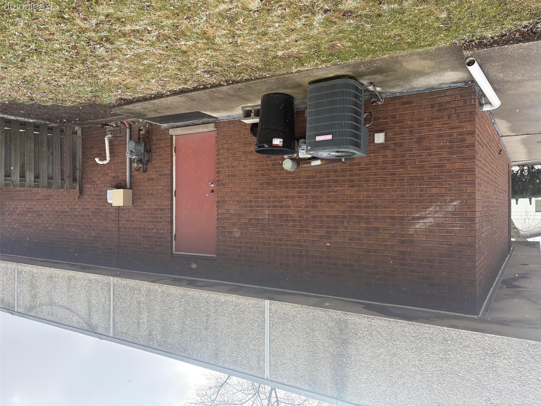 929 Division Street