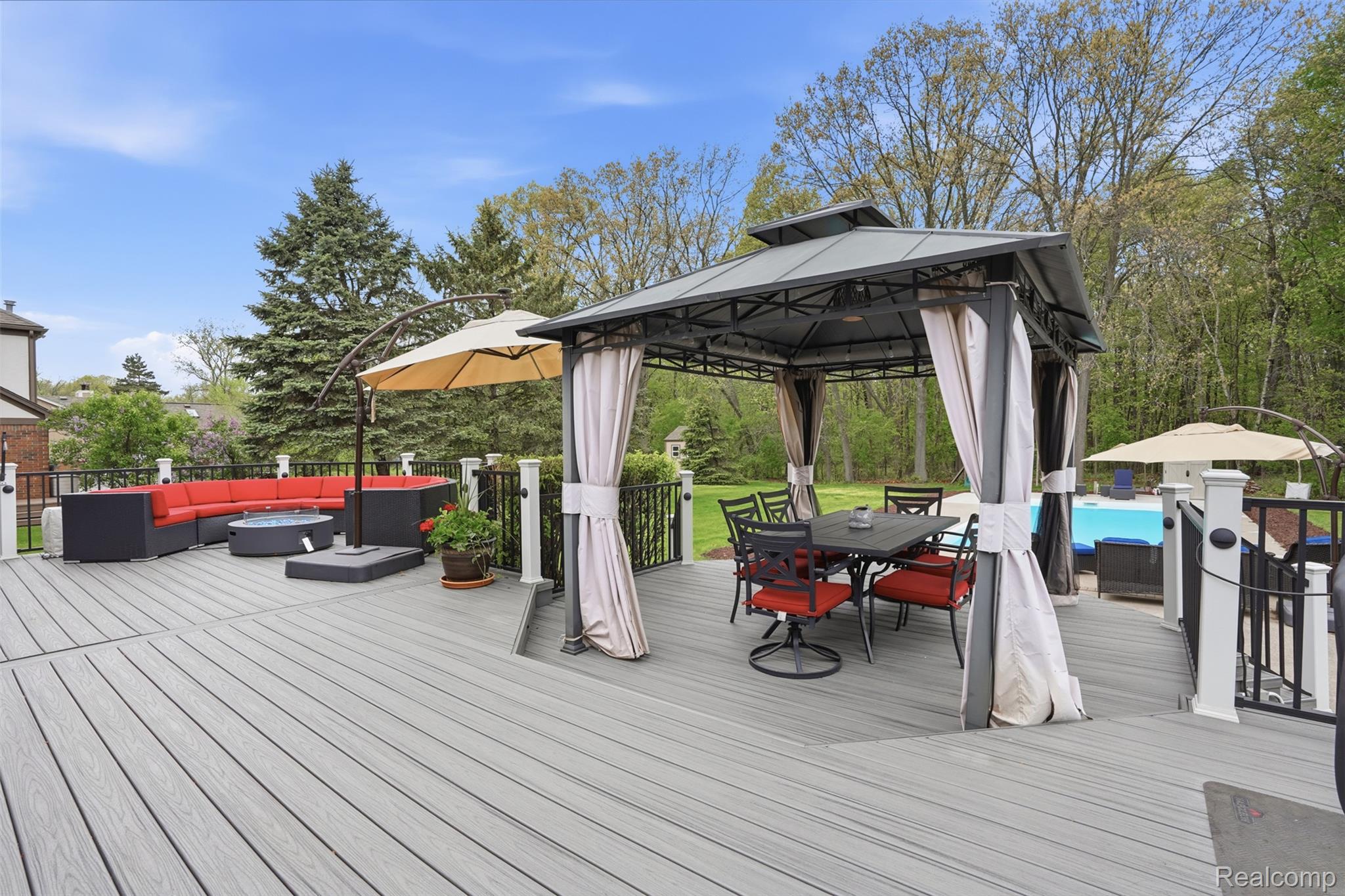 8876 Wintercove Drive