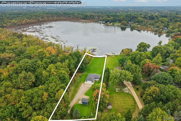 670 DRISCOLL DR, OAKLAND, MI 48363 - Image 4e1672b1e37ca1d182a8edc1b4fd2996/1762282045