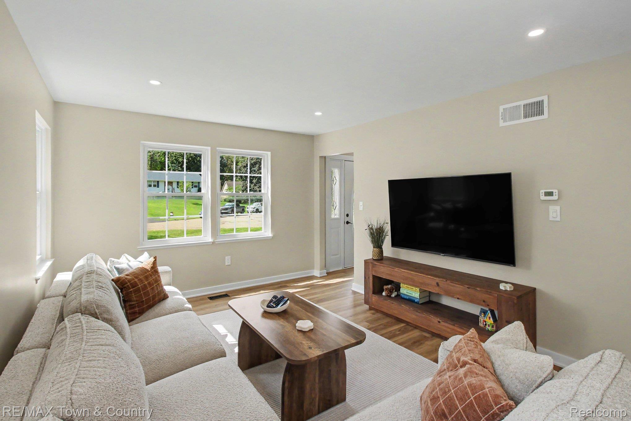 1337 Osborn Lake Drive