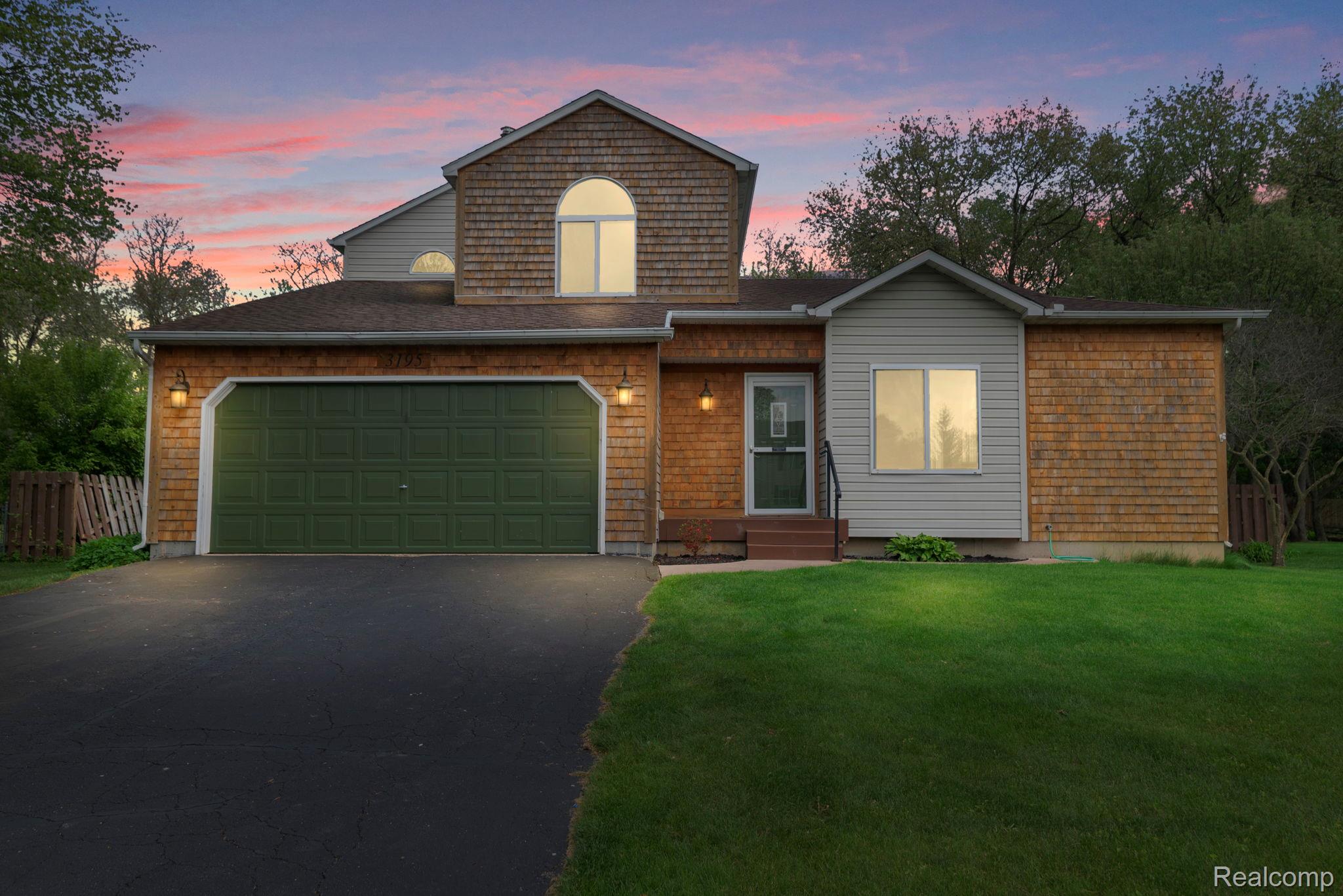 3195 Sandpoint Drive