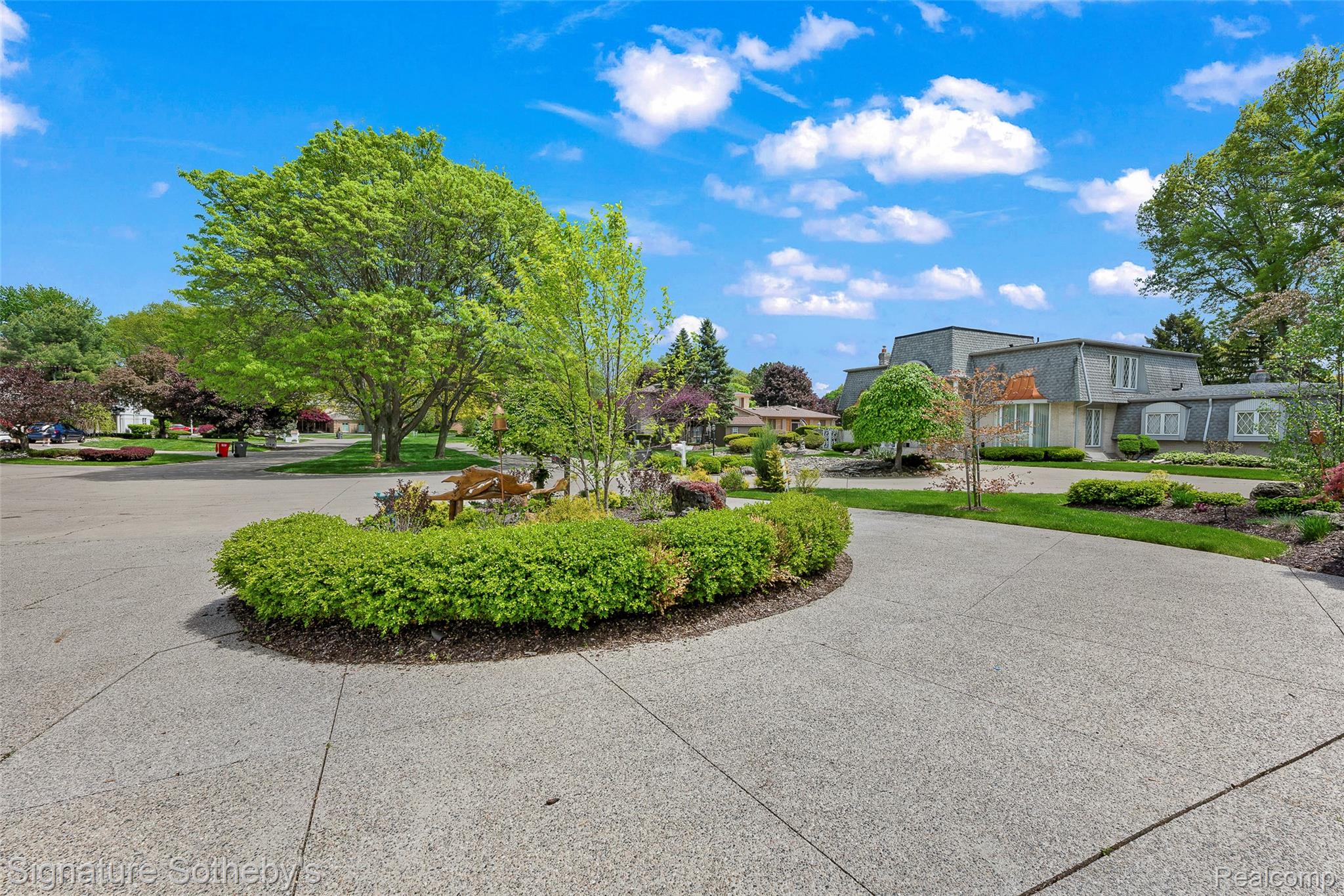 38383 Saddle Lane