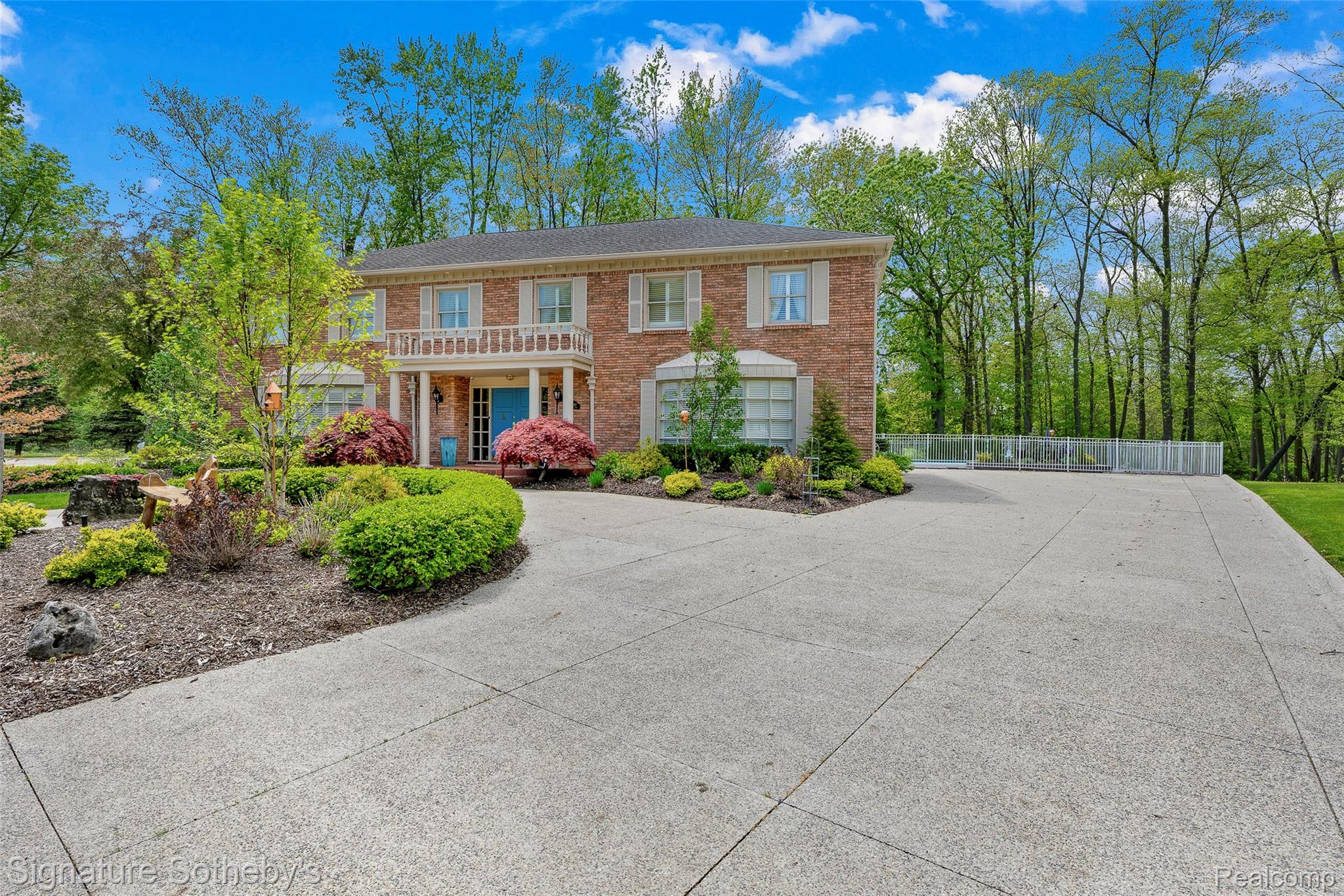 38383 Saddle Lane