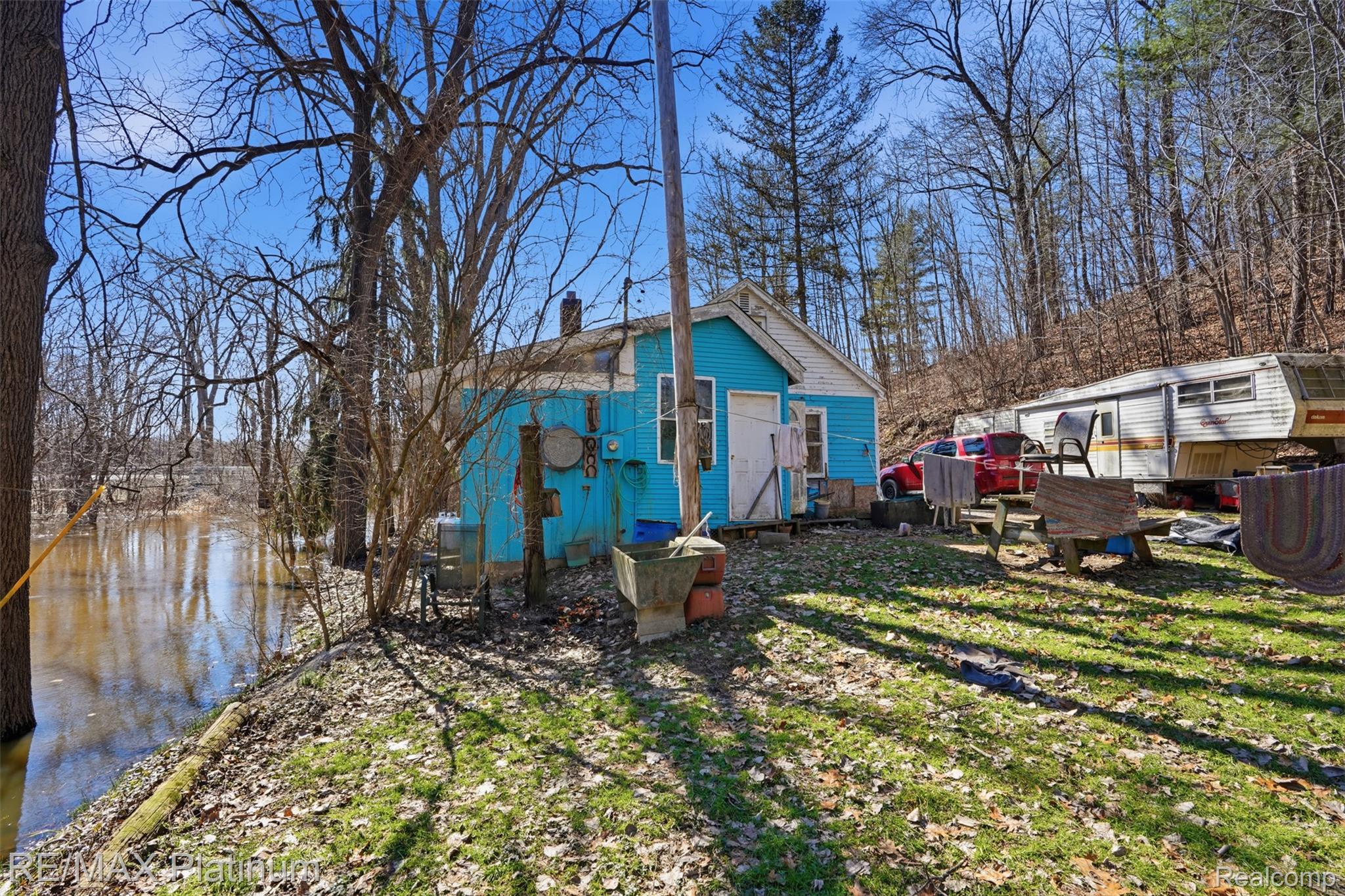 2555 E Cohoctah Road