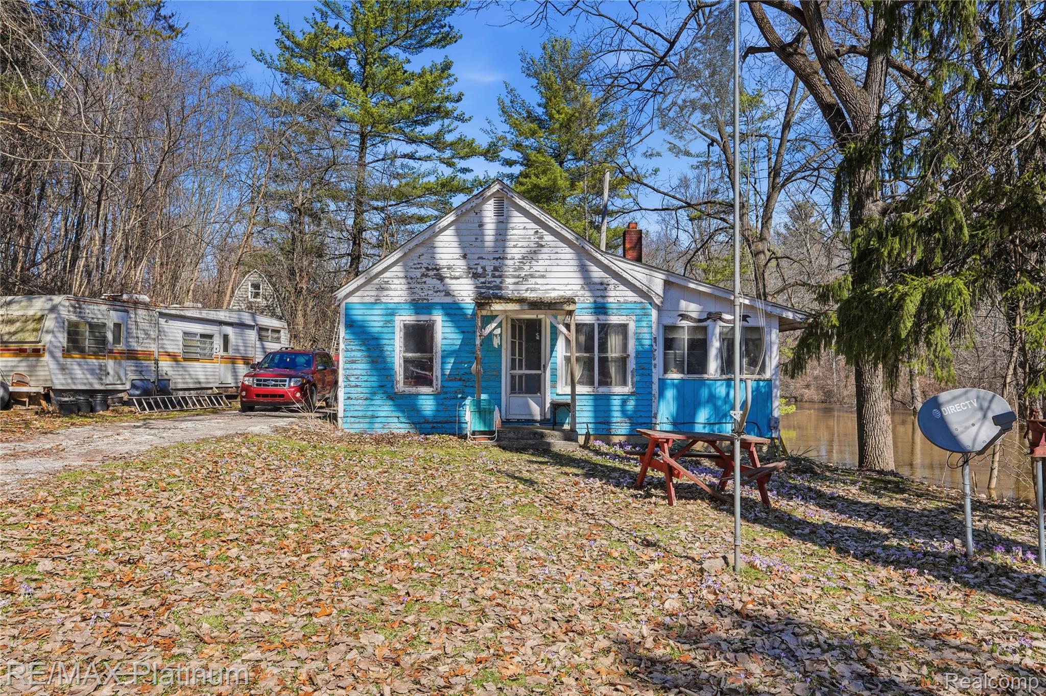 2555 E Cohoctah Road