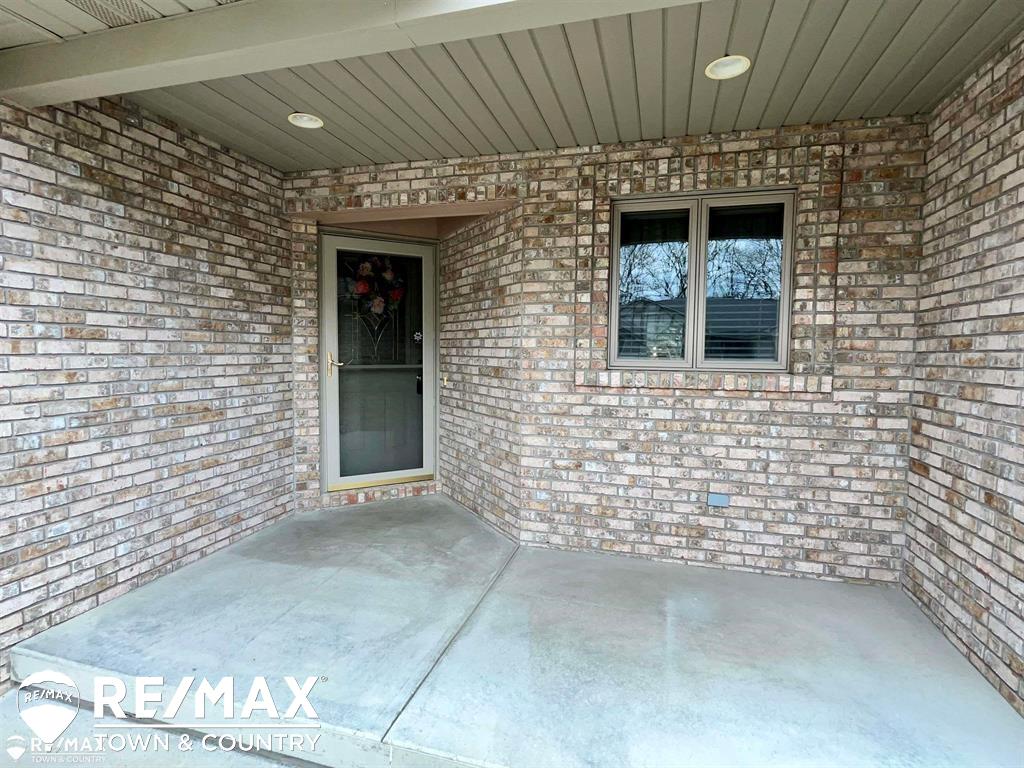 5335 Wyndemere Common Square