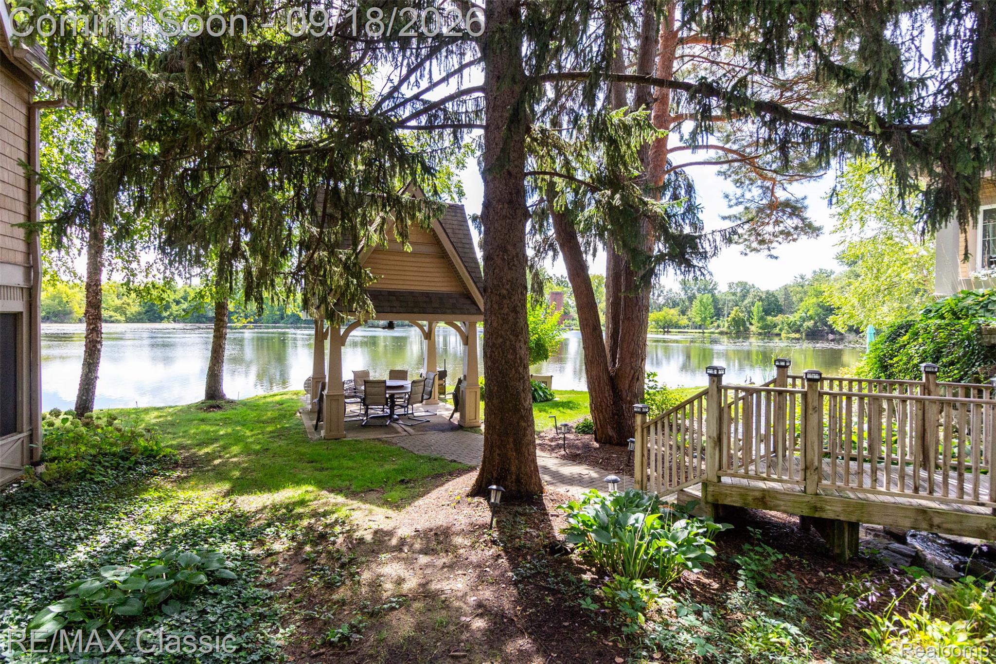 462 Pondview Lane