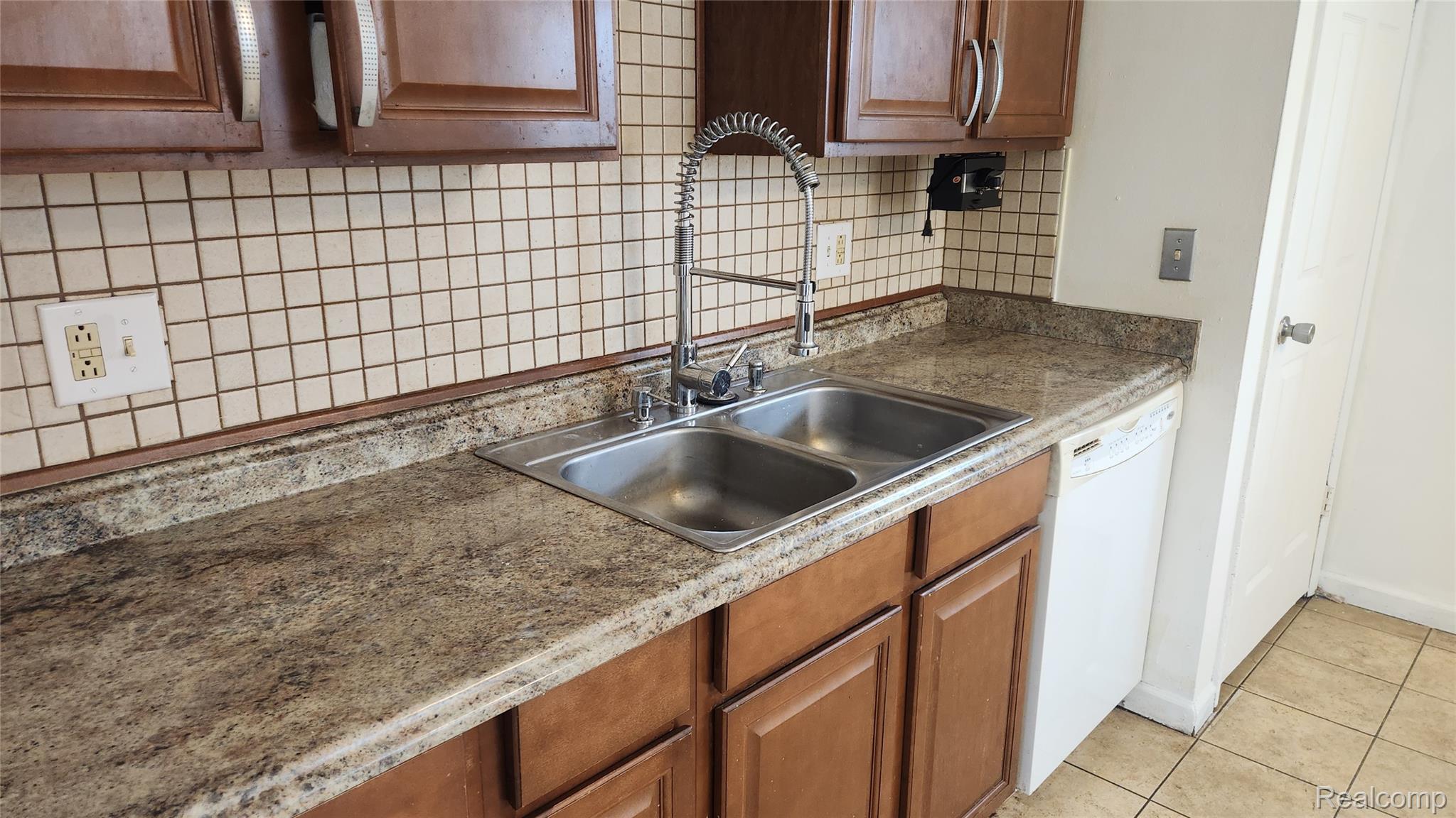 1591 Garfield Avenue