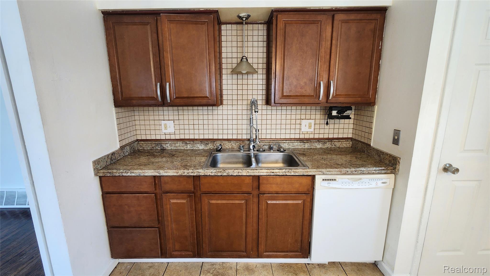 1591 Garfield Avenue