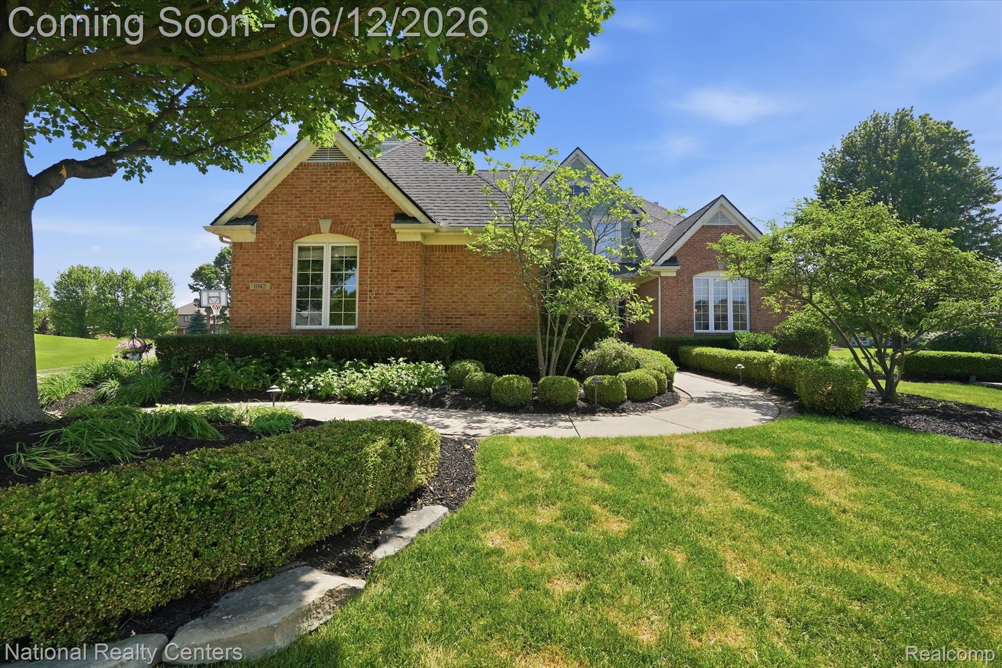 1042 Saint Andrews