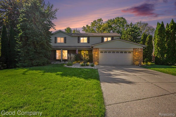 2810 SANDHURST, ROCHESTER HILLS, MI 48307 - Image 4e3eb619a441ab33bc0b6f6a29e81c7d/673755225