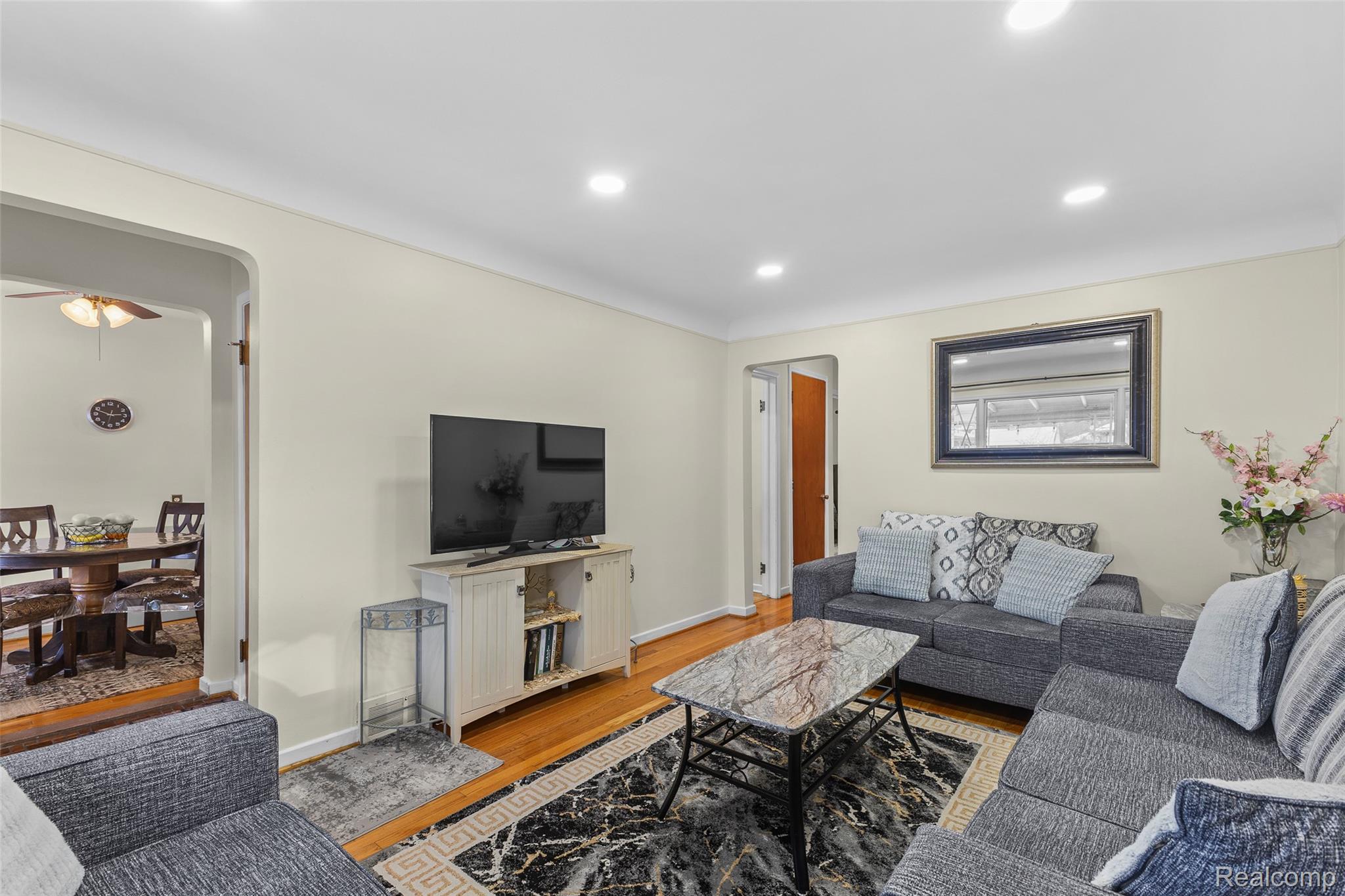 7476 Nightingale Street