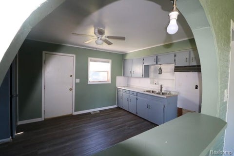 Tiny photo for 624 S 24th Street, Buena Vista Charter Township, MI 48601 (MLS # 20261084760)