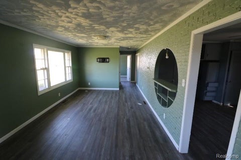 Tiny photo for 624 S 24th Street, Buena Vista Charter Township, MI 48601 (MLS # 20261084760)