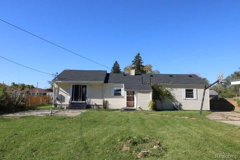 Tiny photo for 624 S 24th Street, Buena Vista Charter Township, MI 48601 (MLS # 20261084760)