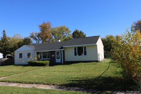 Tiny photo for 624 S 24th Street, Buena Vista Charter Township, MI 48601 (MLS # 20261084760)