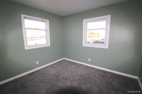 Tiny photo for 624 S 24th Street, Buena Vista Charter Township, MI 48601 (MLS # 20261084760)