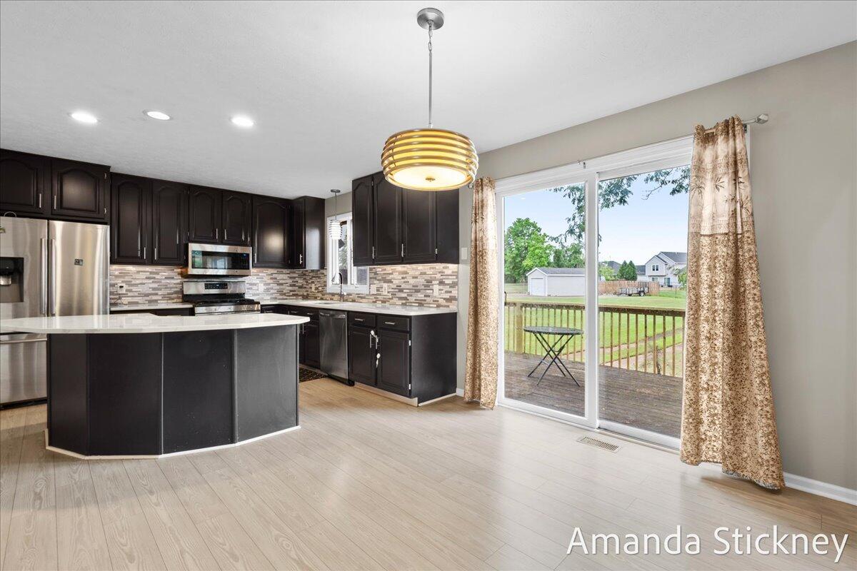 6751 Vantage Drive SE