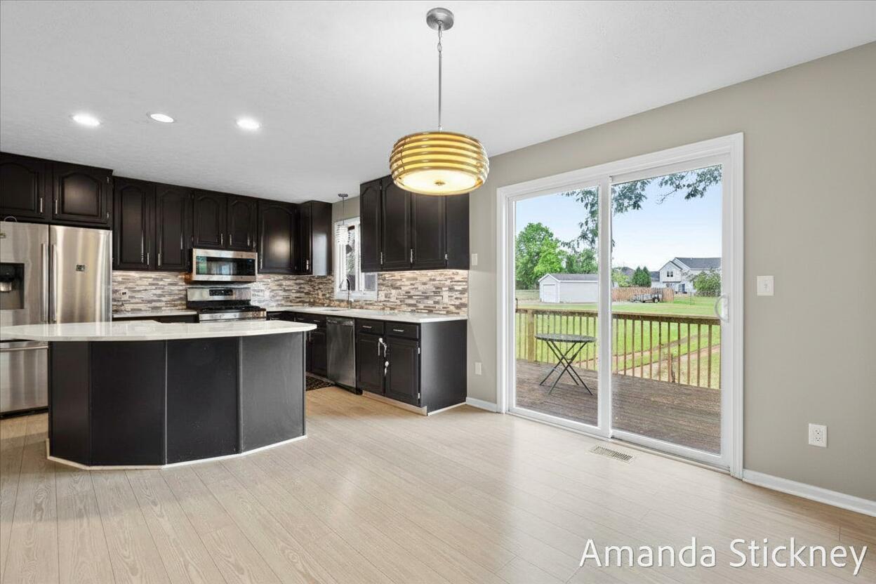 6751 Vantage Drive SE