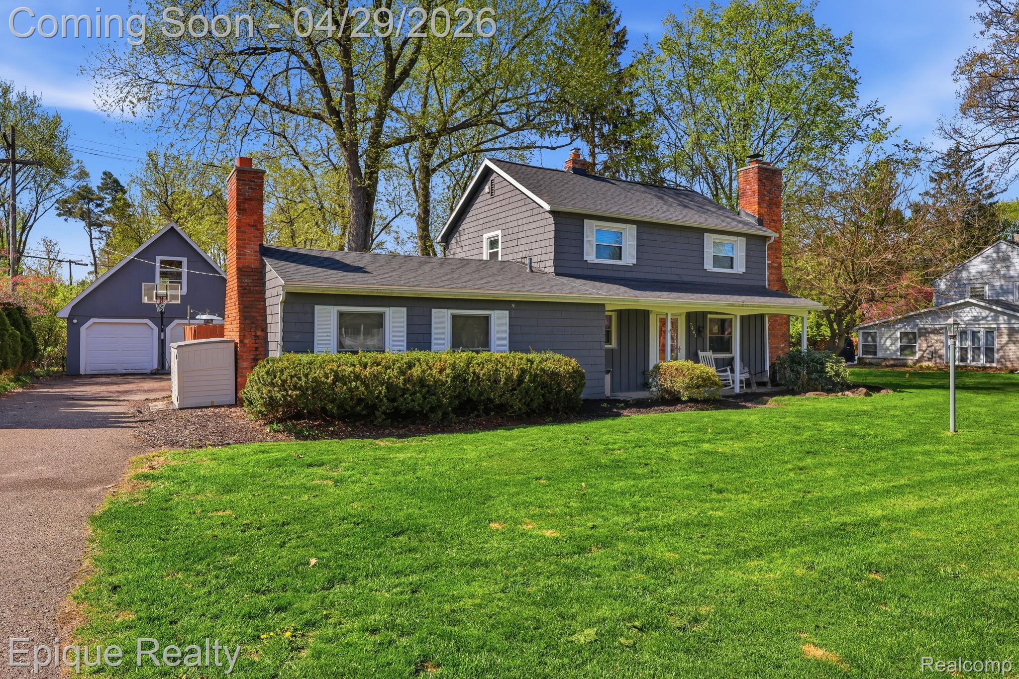 7441 Honeysuckle Road