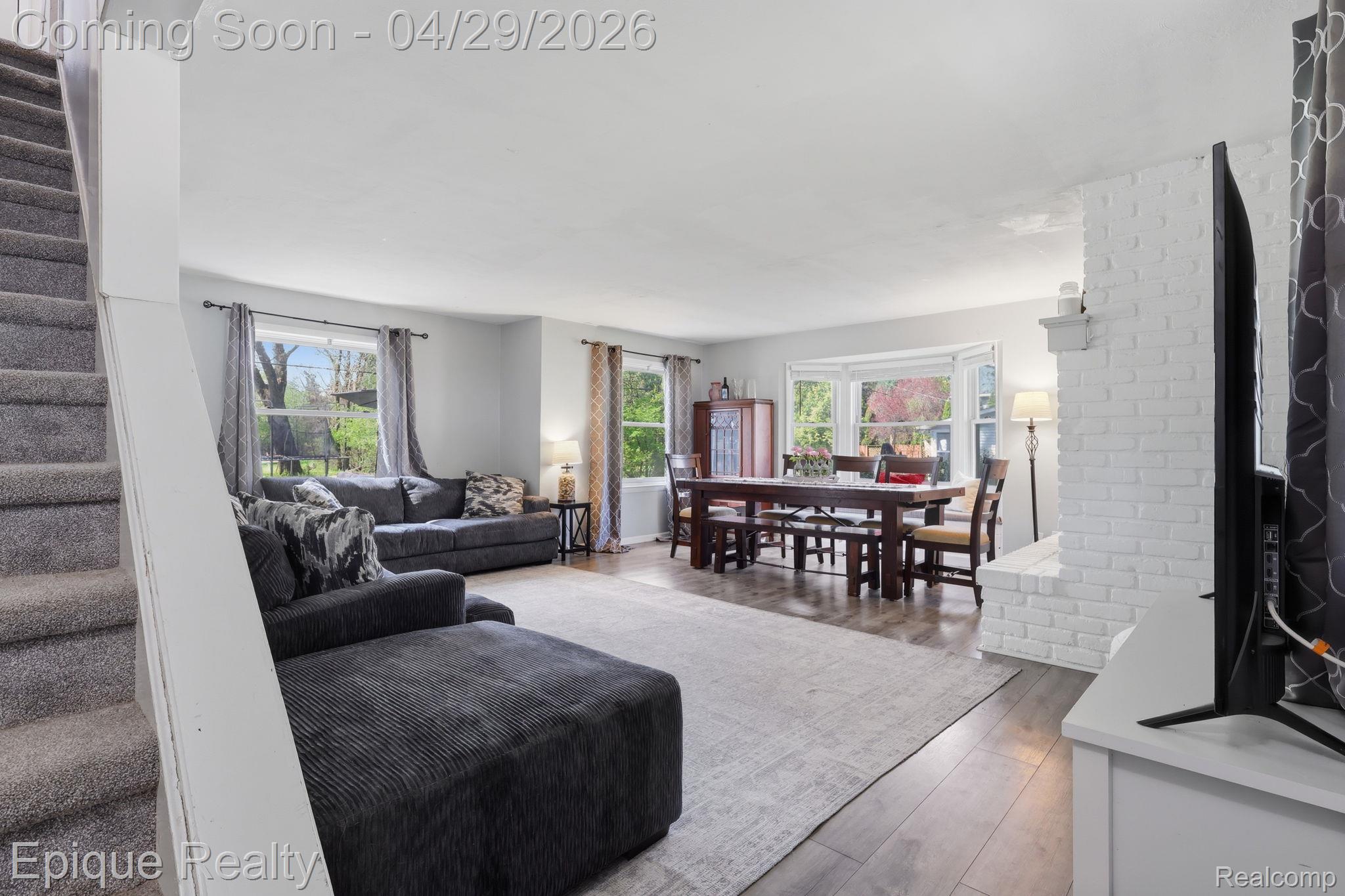 7441 Honeysuckle Road