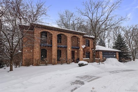 6018 Glen Eagles Drive West Bloomfield Charter Township MI 48323