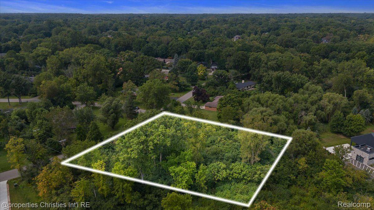 000 Birchway Drive