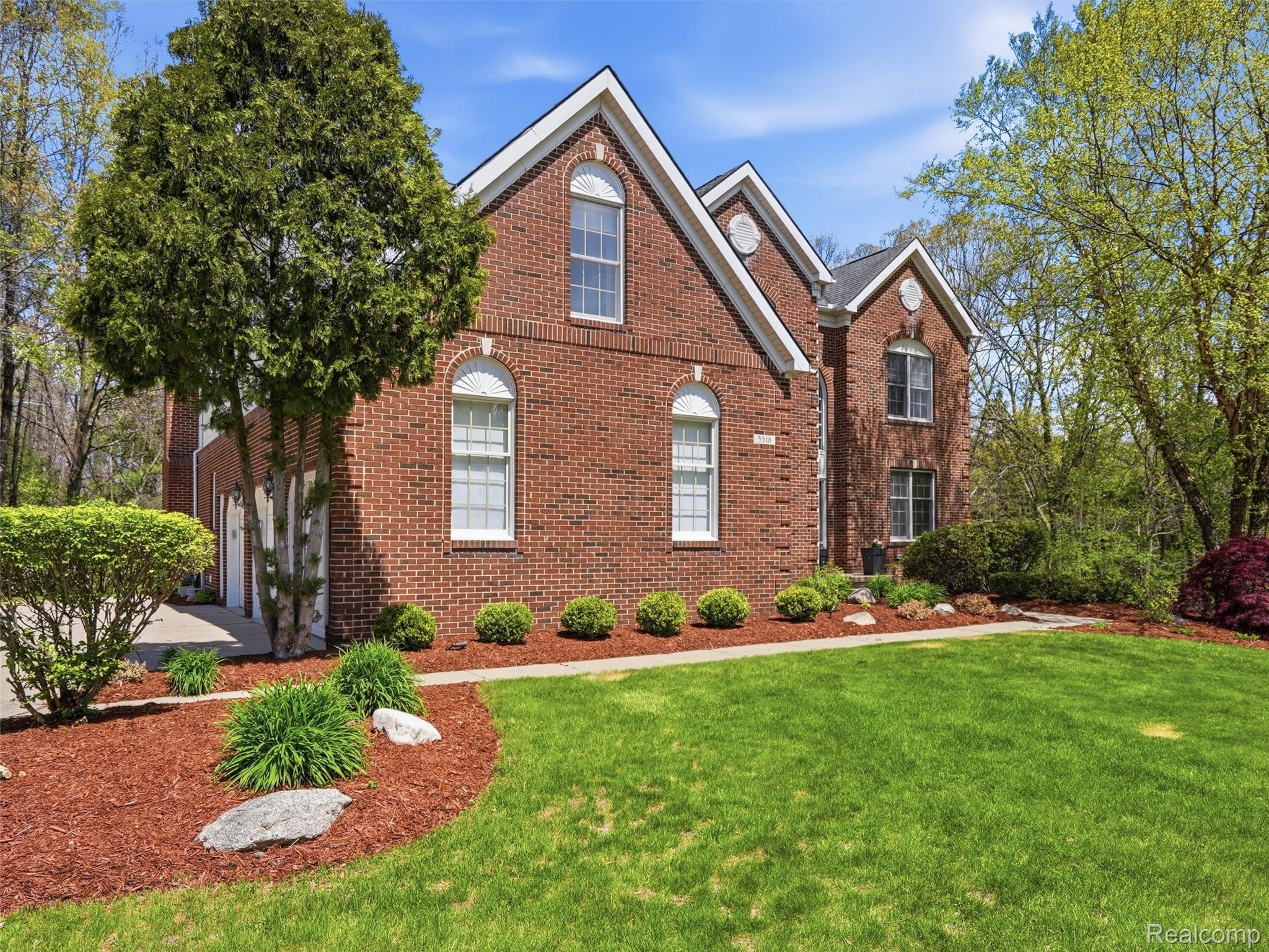 5318 Glenwood Creek