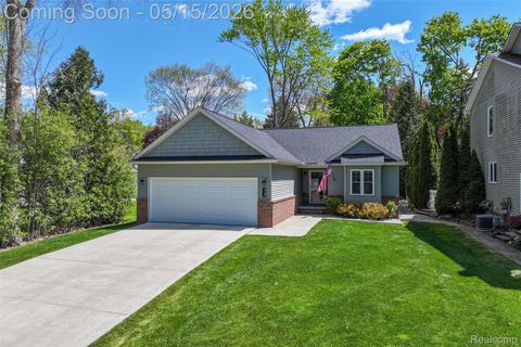 429 Grixdale Lane Waterford Charter Township MI 48328