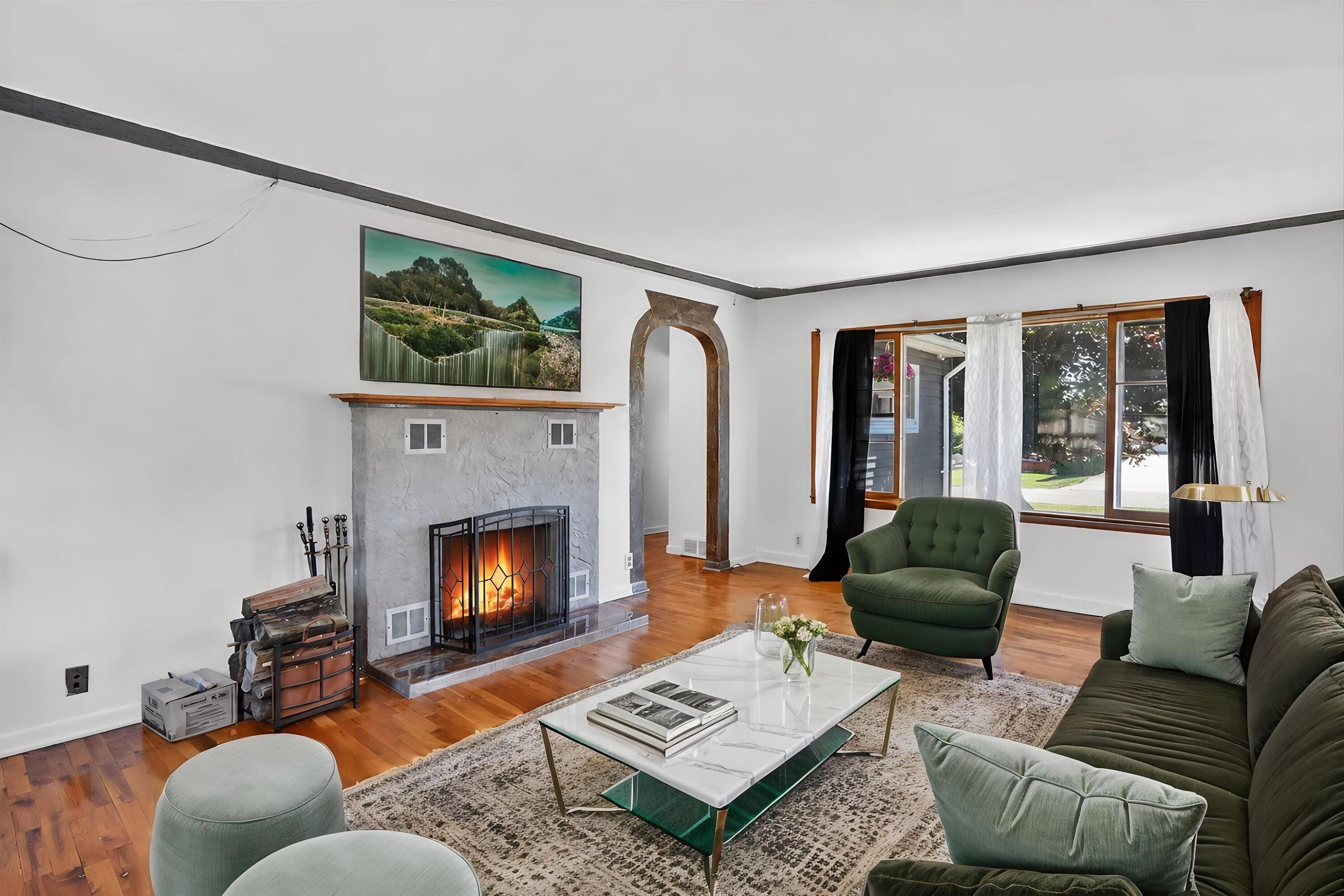340 Lakeshore Drive