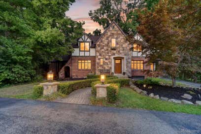 21125 Thorofare Road Grosse Ile Township MI 48138