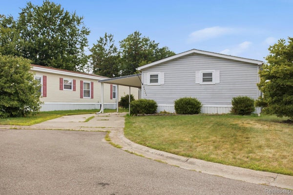 49153 CRANBERRY CT, SHELBY TOWNSHIP, MI 48315 - Image 4e7b94a9b46ad671e92025a89ec5f3f7/2288451446