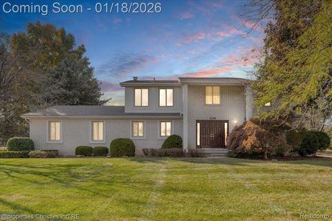 6260 Nicholas Drive West Bloomfield Charter Township MI 48322