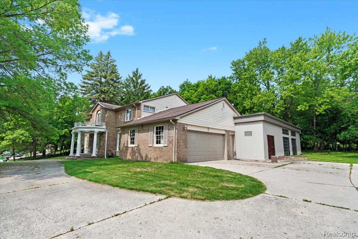 25795 Livingston Circle