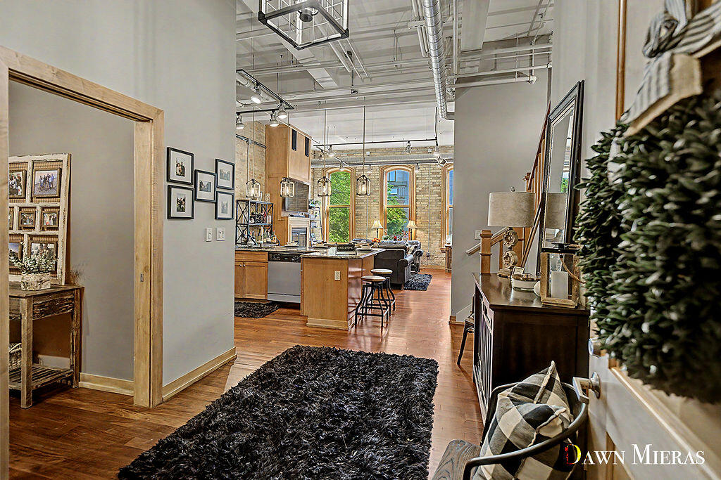 51 Monroe Center Street NW 206